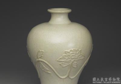 图片[3]-Meiping vase with applied twined peony motifs, Shiwan ware, cream-colored glaze-China Archive